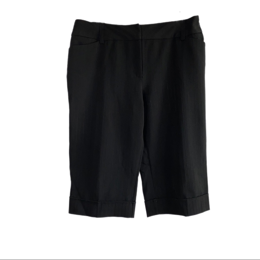 Studio 253 Black Pinstriped Dress Capri Pants